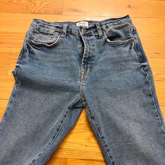 Sold - Picture 3 of 8